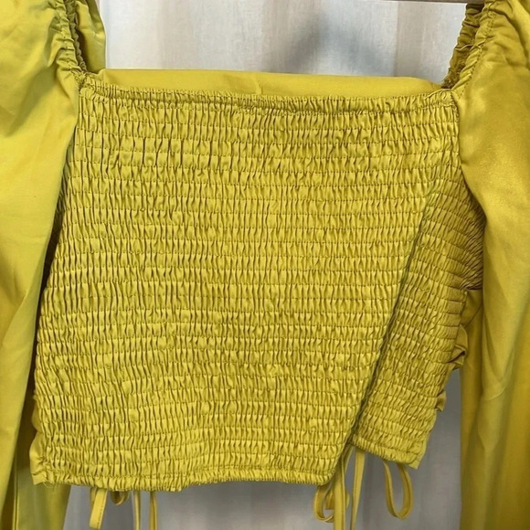 Balloon Sleeve  Blouse Cropped, Size M - Picture 12 of 15